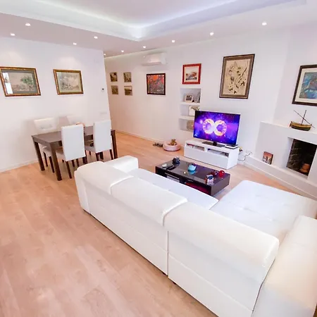 Anna & Thomas - Center Apartman Sitges